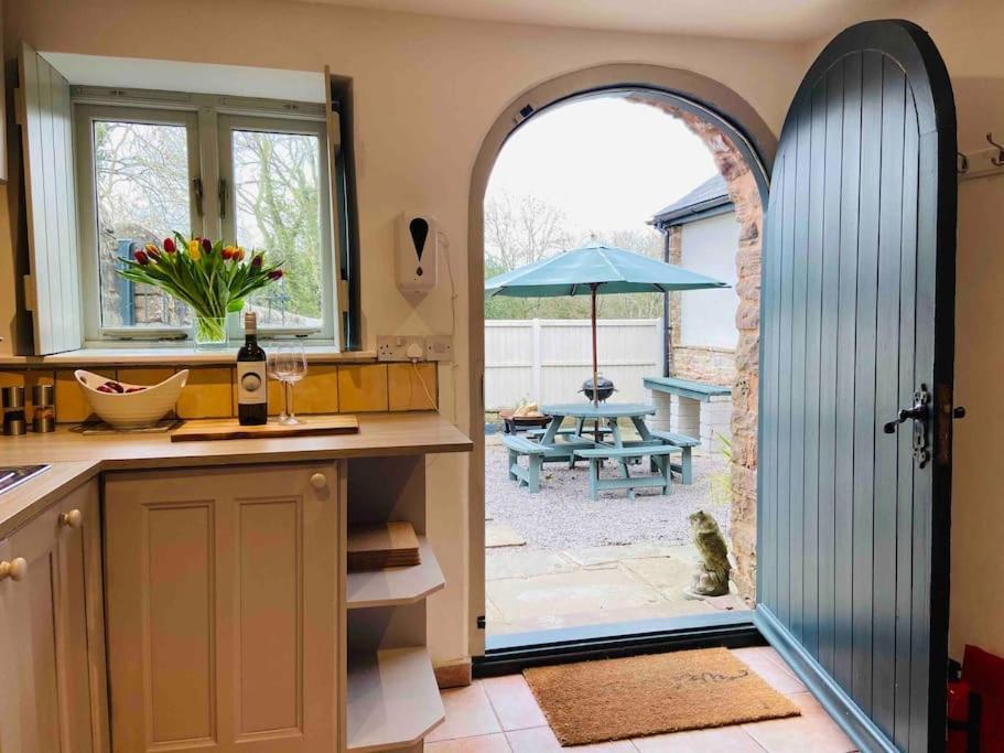 The Owl House Cottage Welsh Newton Common Dış mekan fotoğraf