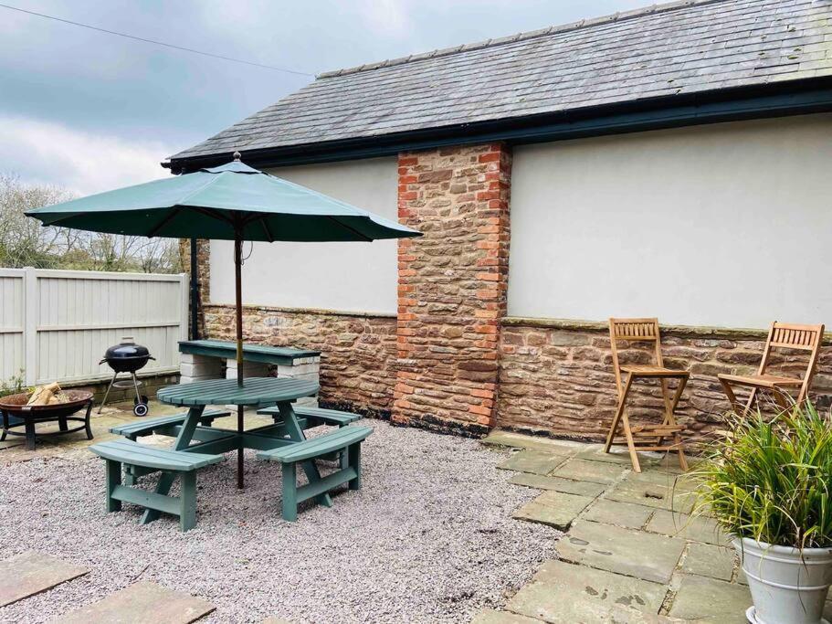 The Owl House Cottage Welsh Newton Common Dış mekan fotoğraf